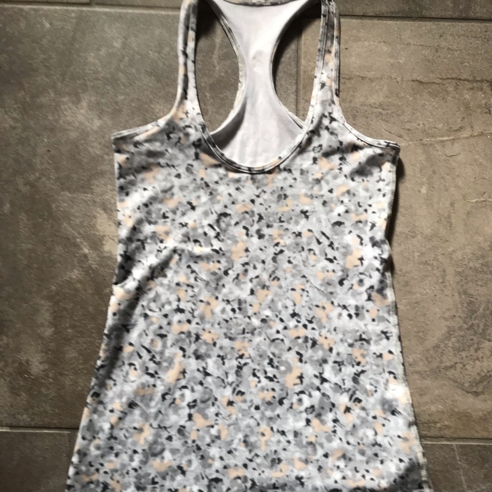 Lululemon Pebbled Tank Gray Black 6 EUC